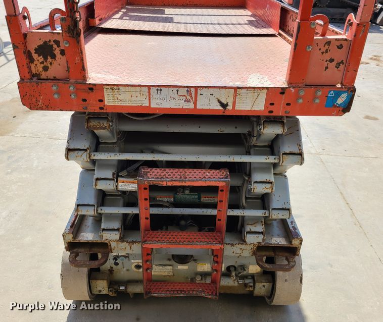image for item DN6203 2005 Skyjack SJIII 4632  scissor lift