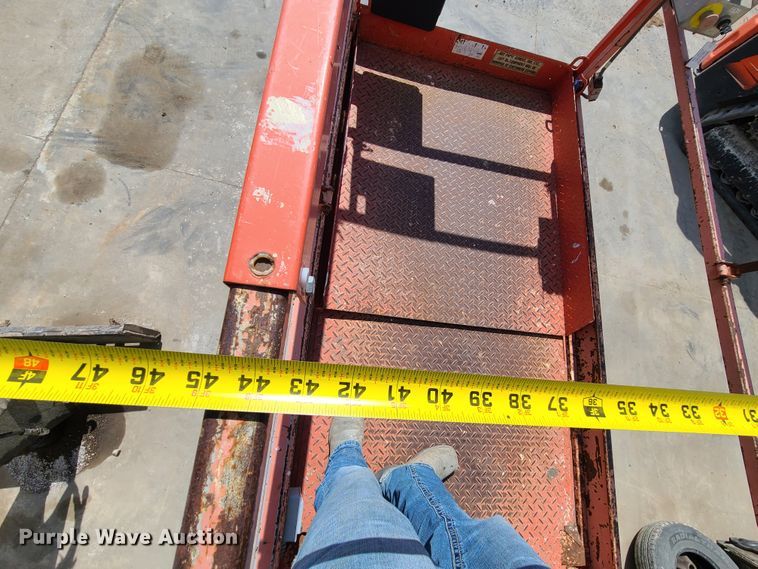 image for item DN6203 2005 Skyjack SJIII 4632  scissor lift