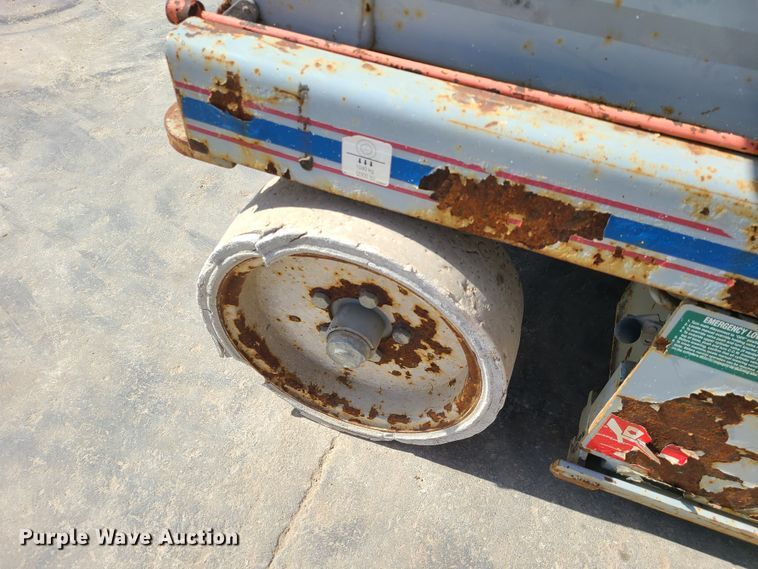 image for item DN6203 2005 Skyjack SJIII 4632  scissor lift