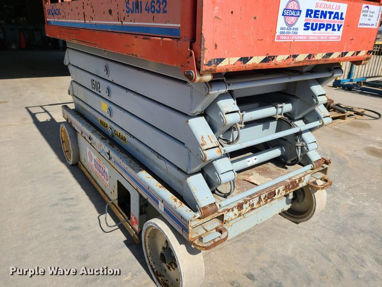 image for item DN6203 2005 Skyjack SJIII 4632  scissor lift