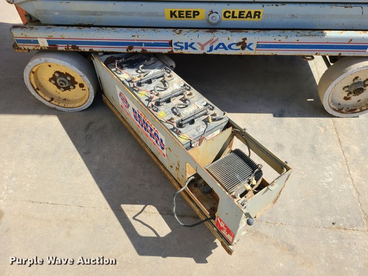 image for item DN6203 2005 Skyjack SJIII 4632  scissor lift