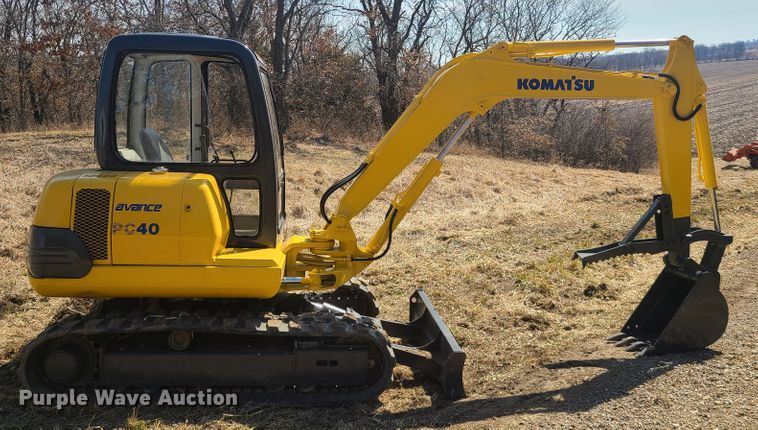 image for item FW9733 Komatsu PC40-7  mini excavator