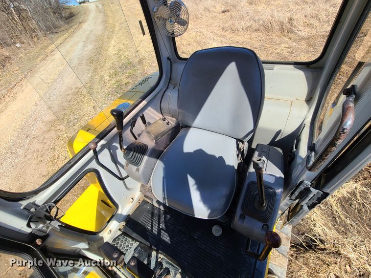 image for item FW9733 Komatsu PC40-7  mini excavator