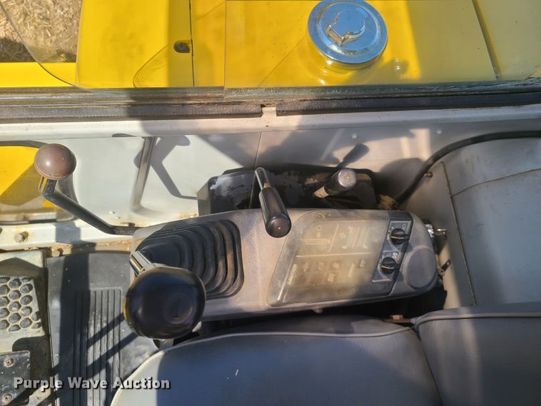 image for item FW9733 Komatsu PC40-7  mini excavator