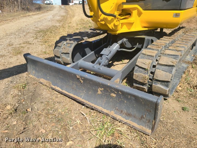 image for item FW9733 Komatsu PC40-7  mini excavator