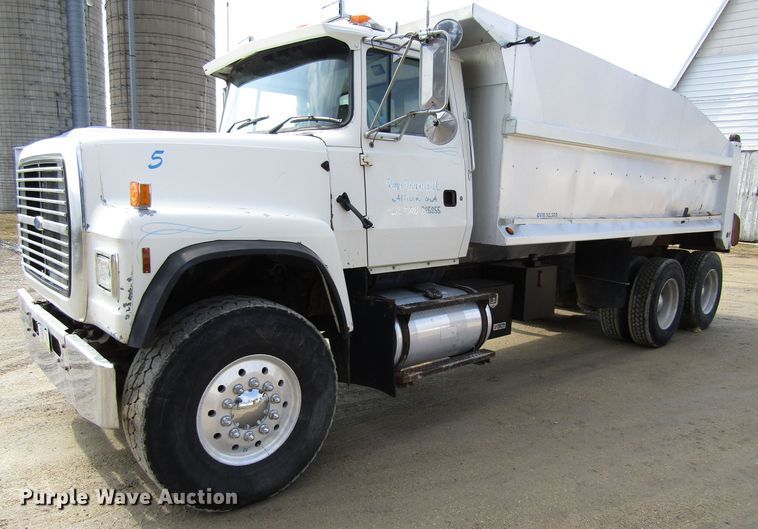 image for item GC9836 1997 Ford L8000  dump truck