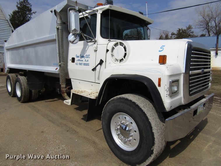 image for item GC9836 1997 Ford L8000  dump truck