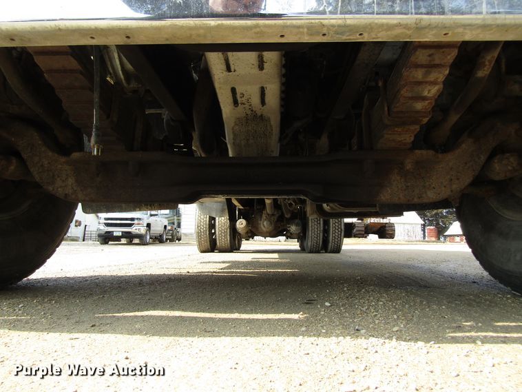 image for item GC9836 1997 Ford L8000  dump truck