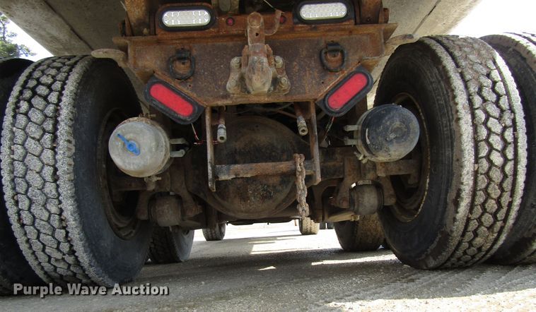 image for item GC9836 1997 Ford L8000  dump truck