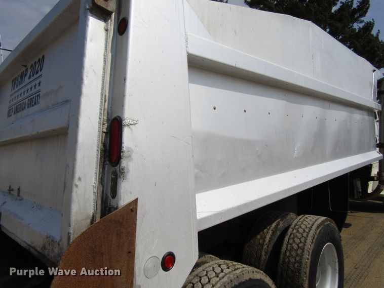 image for item GC9836 1997 Ford L8000  dump truck