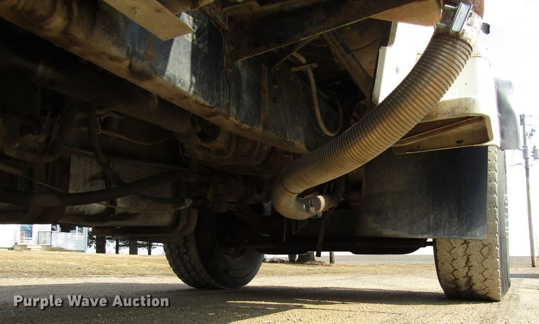 image for item GC9836 1997 Ford L8000  dump truck