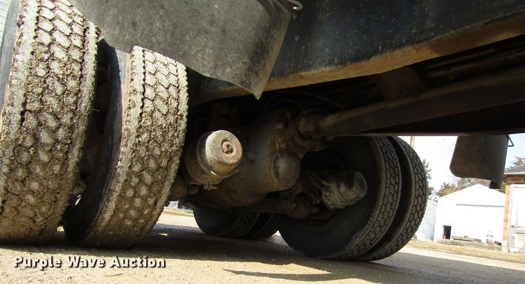 image for item GC9836 1997 Ford L8000  dump truck