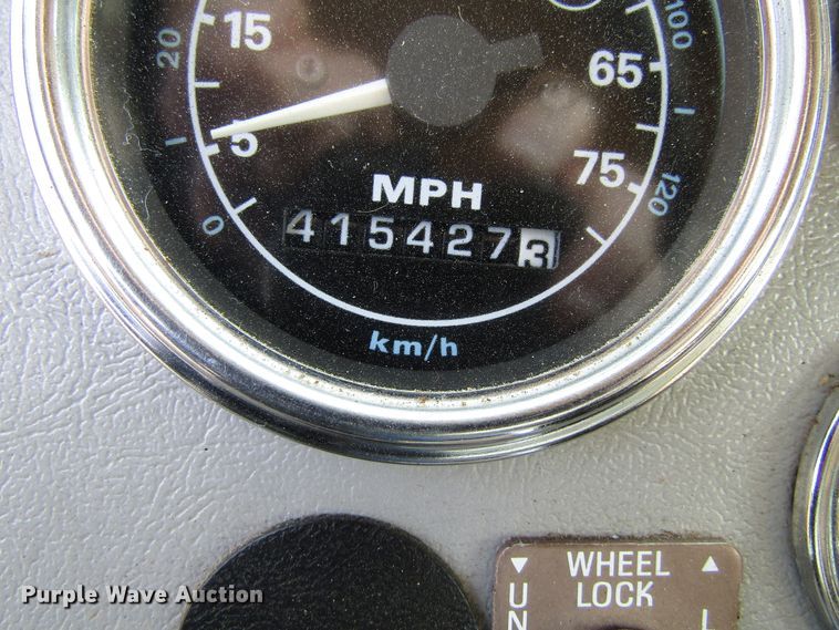 image for item GC9836 1997 Ford L8000  dump truck