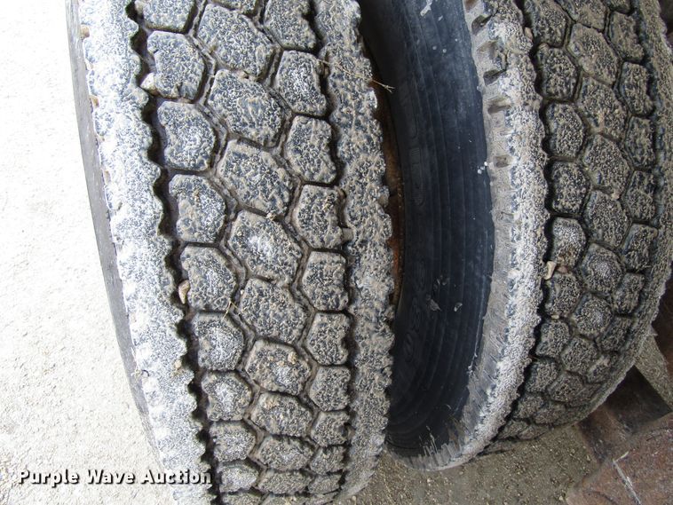 image for item GC9836 1997 Ford L8000  dump truck