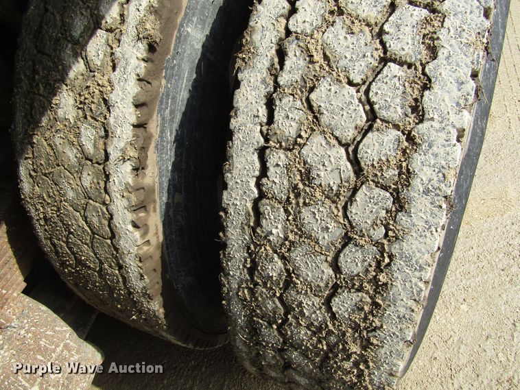 image for item GC9836 1997 Ford L8000  dump truck