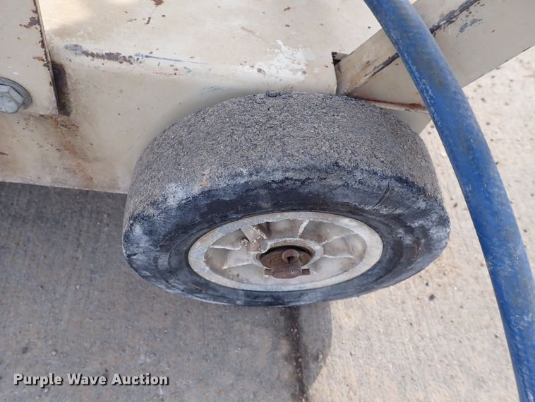 image for item GR9586 Edco DS-18-11H concrete saw