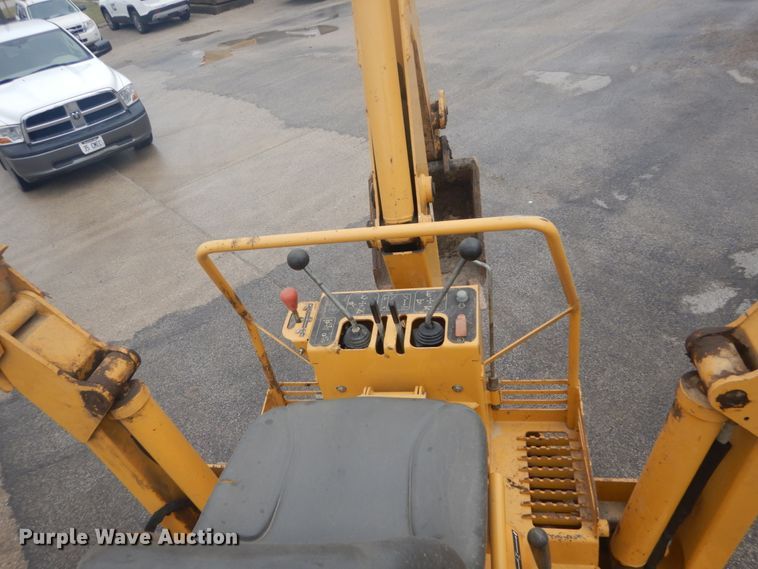 image for item GT9688 2006 Vermeer RT650  trencher