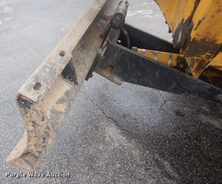 image for item GT9688 2006 Vermeer RT650  trencher