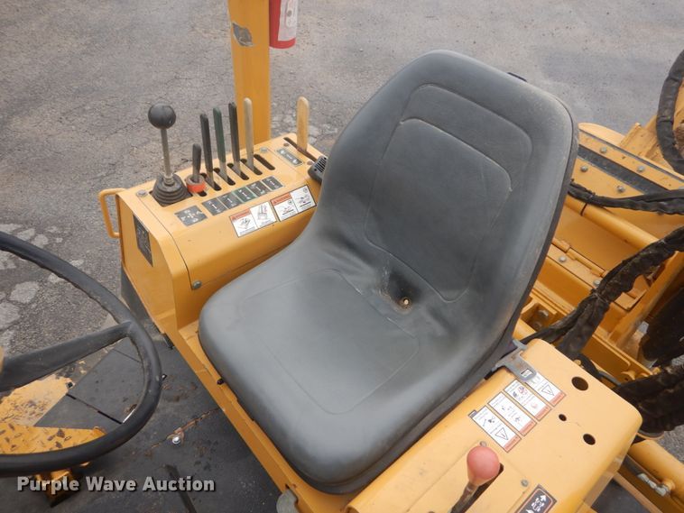 image for item GT9688 2006 Vermeer RT650  trencher