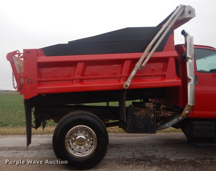 image for item GT9690 2007 Chevrolet C7500  dump truck