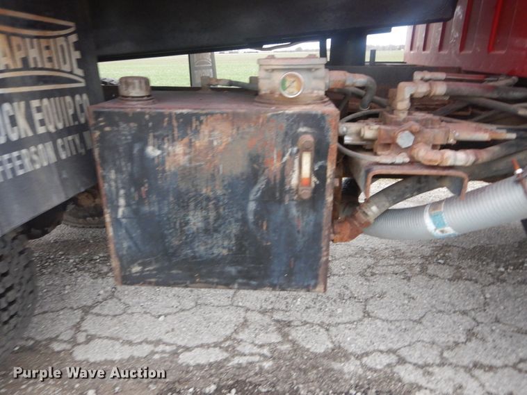 image for item GT9690 2007 Chevrolet C7500  dump truck