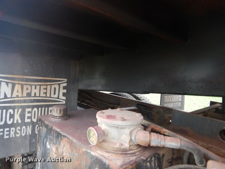 image for item GT9690 2007 Chevrolet C7500  dump truck