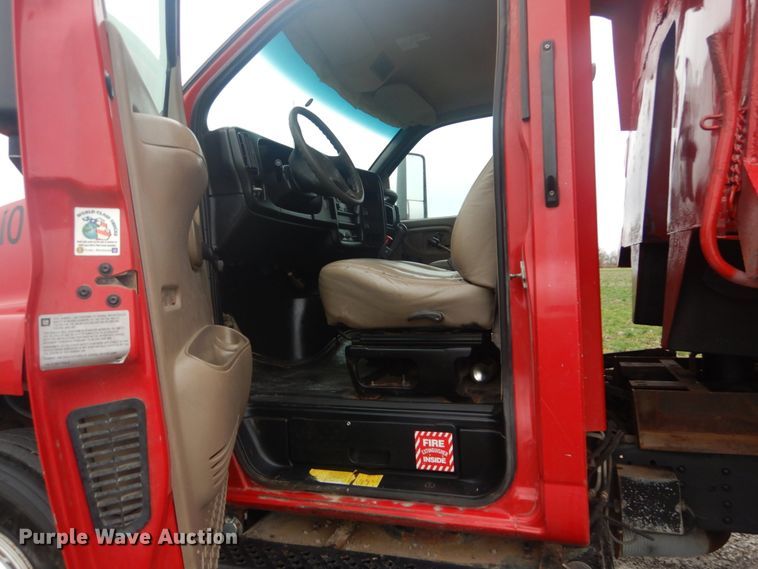 image for item GT9690 2007 Chevrolet C7500  dump truck