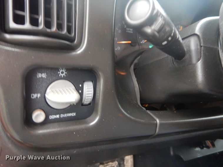 image for item GT9690 2007 Chevrolet C7500  dump truck