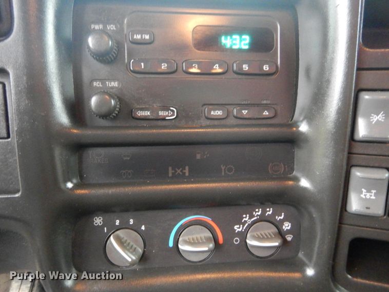 image for item GT9690 2007 Chevrolet C7500  dump truck