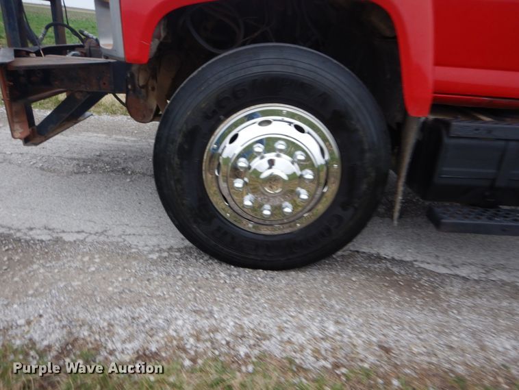 image for item GT9690 2007 Chevrolet C7500  dump truck