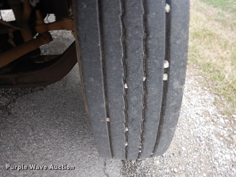 image for item GT9690 2007 Chevrolet C7500  dump truck