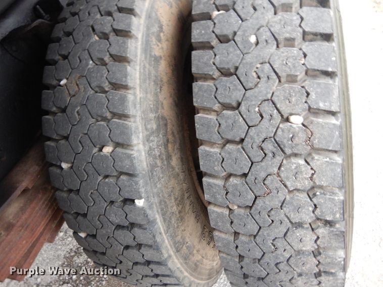 image for item GT9690 2007 Chevrolet C7500  dump truck