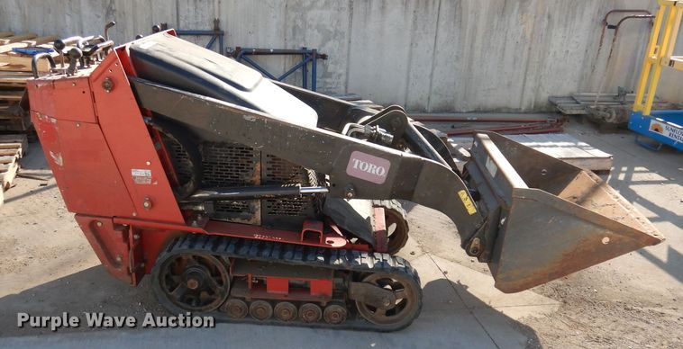 image for item HD9716 2008 Toro TX427  compact utility loader