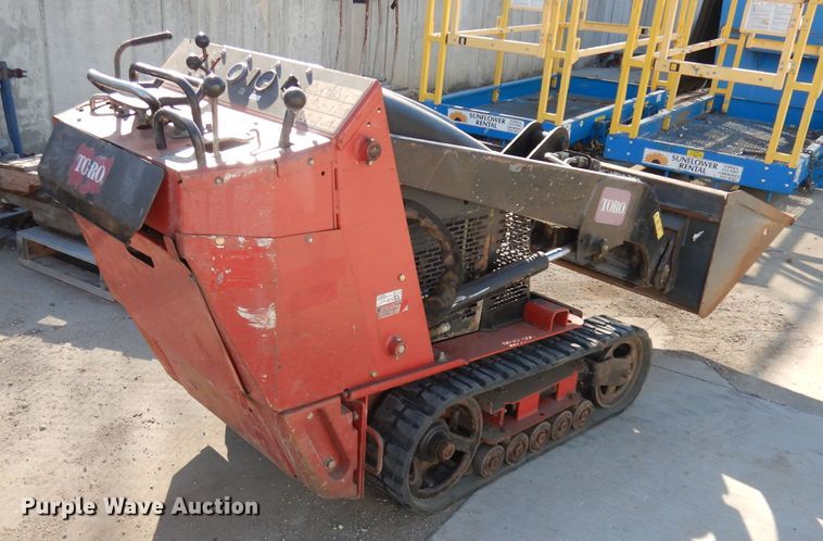 image for item HD9716 2008 Toro TX427  compact utility loader