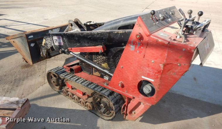 image for item HD9716 2008 Toro TX427  compact utility loader