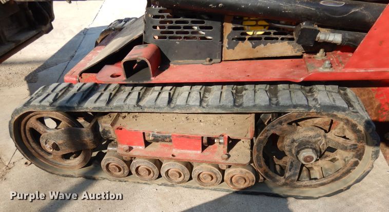 image for item HD9716 2008 Toro TX427  compact utility loader