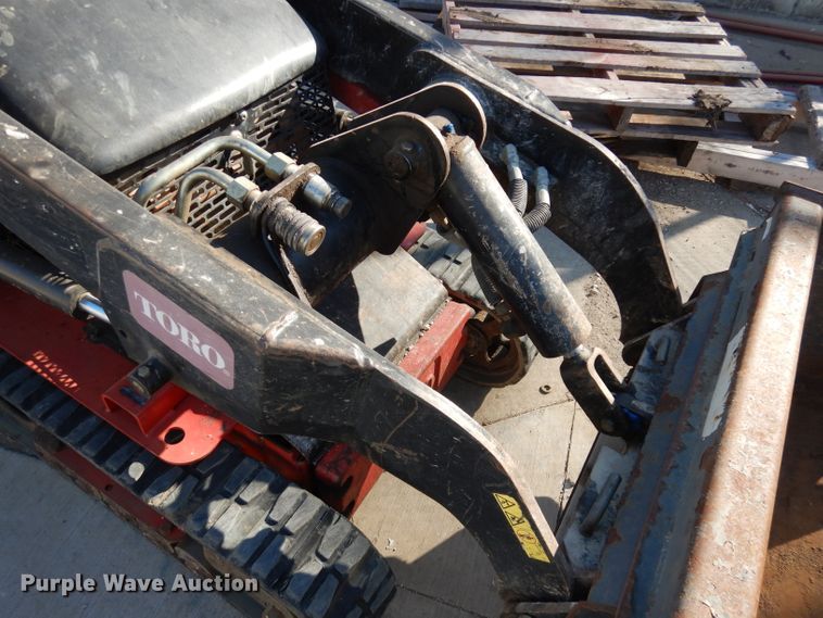 image for item HD9716 2008 Toro TX427  compact utility loader