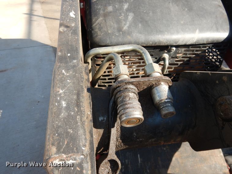 image for item HD9716 2008 Toro TX427  compact utility loader