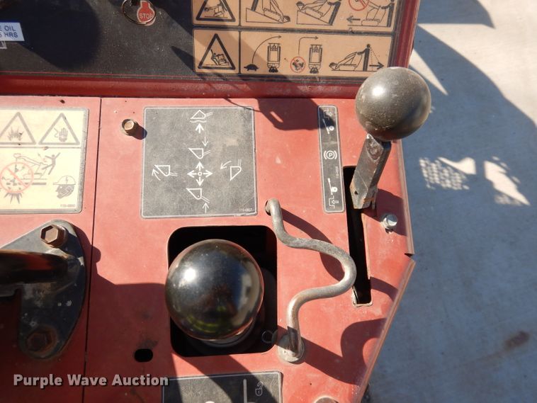 image for item HD9716 2008 Toro TX427  compact utility loader