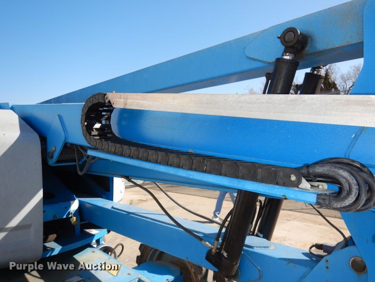 image for item HD9718 2005 Genie Z-45/25  boom lift