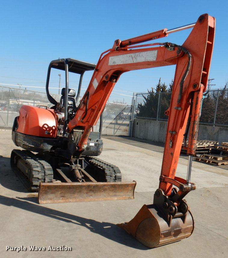 image for item HD9719 2012 Kubota KX121-3ST  mini excavator