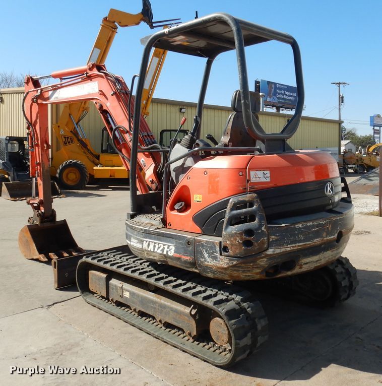 image for item HD9719 2012 Kubota KX121-3ST  mini excavator