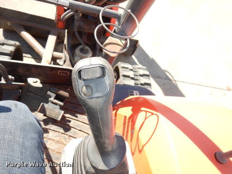 image for item HD9719 2012 Kubota KX121-3ST  mini excavator