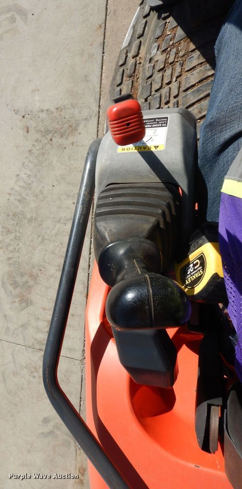 image for item HD9719 2012 Kubota KX121-3ST  mini excavator