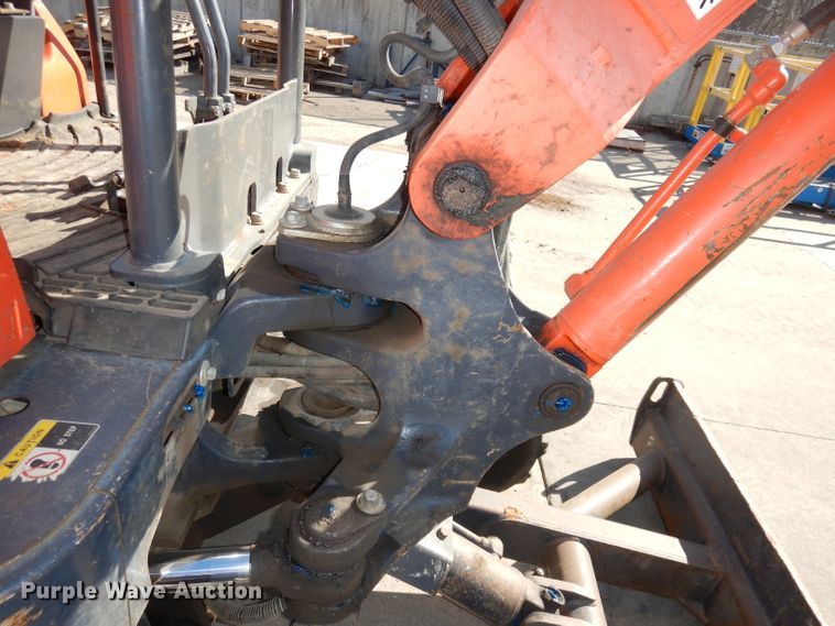 image for item HD9719 2012 Kubota KX121-3ST  mini excavator