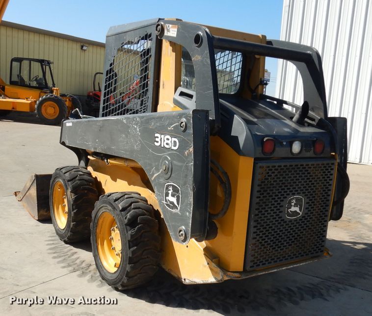 image for item HD9721 2013 John Deere 318D  skid steer loader