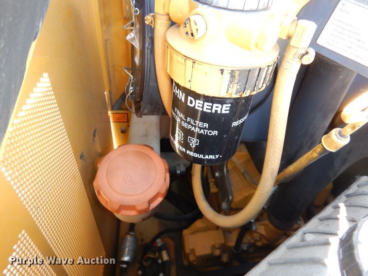 image for item HD9721 2013 John Deere 318D  skid steer loader