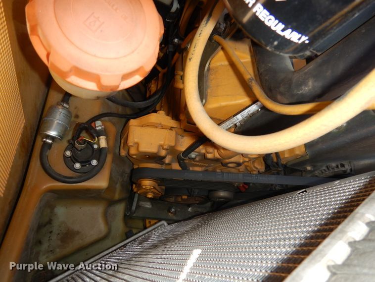 image for item HD9721 2013 John Deere 318D  skid steer loader