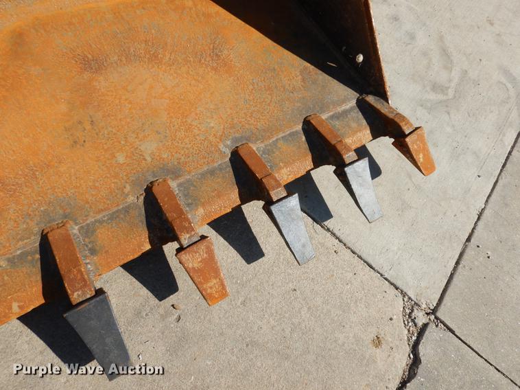 image for item HD9721 2013 John Deere 318D  skid steer loader