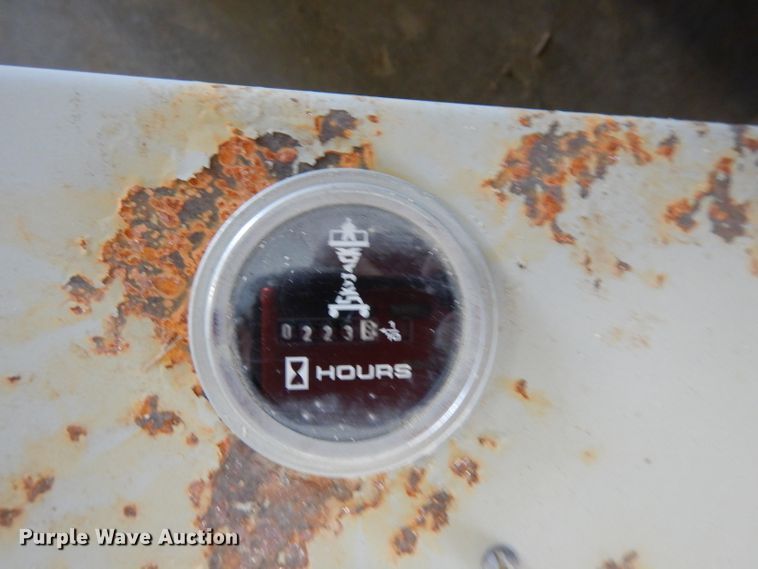 image for item HD9724 2006 Skyjack SJIII 3226  scissor lift